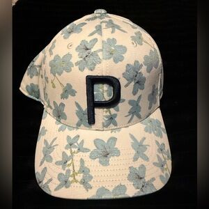 I am selling a brand new unisex, puma golf hat